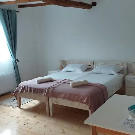 Guest house Eva House Pacir