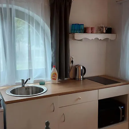 Eva House Pacir